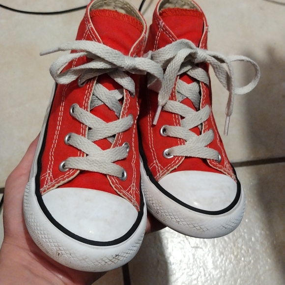 Red Converse - Picture 4 of 5